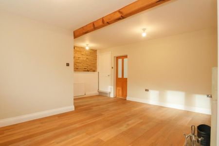3 bedroom terraced house to rent - Photo 3