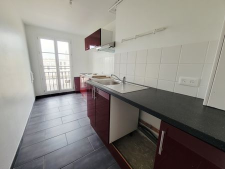 Location Appartement 4 pièces 100m² - Photo 3