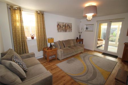 2 bedroom end of terrace house to rent - Photo 2