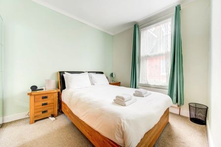 19 Thorpebank Road, London W12 0PG, UK, London - Photo 3