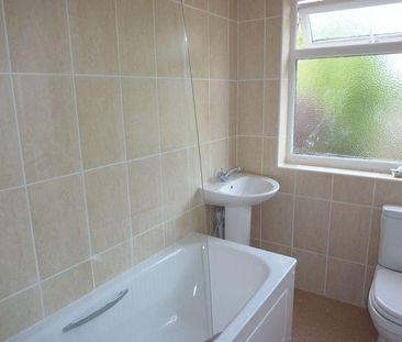 3 bedroom end of terrace house to rent - Photo 6