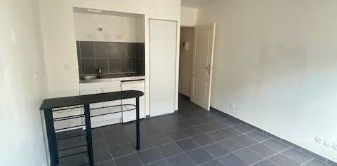 Beau studio en location de 19,38m², situé rue du Champ des Oiseaux à Rouen, 413€ charges comprises - Photo 2