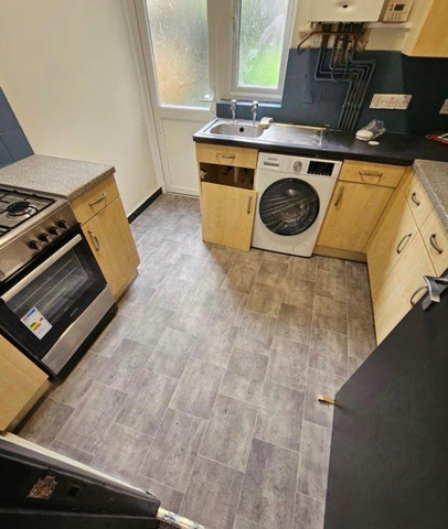 3 bedroom flat to rent - Photo 5