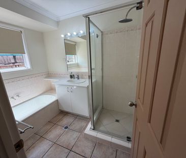 Modern Home with Air-conditioning throughout - Photo 5