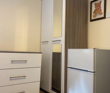 Room in a Shared House, Portswood Road, SO17 - Photo 1