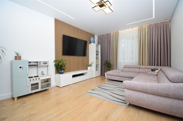 Milton Crescent, Wakefield - Photo 1