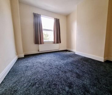 3 bedroom end of terrace house to rent - Photo 3