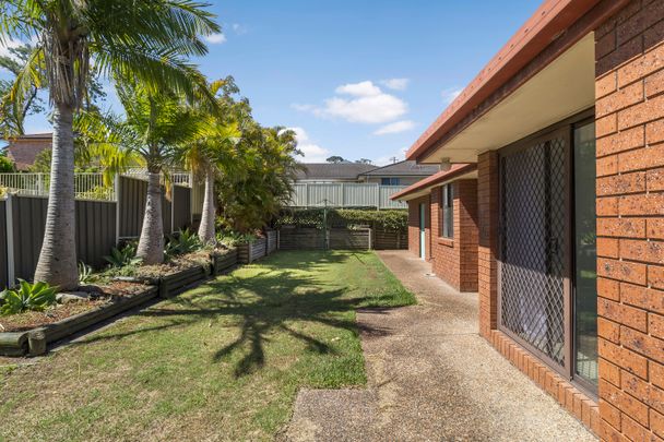 2 Garsdale Avenue, Elermore Vale NSW 2287 - House For Rent | Domain - Photo 1
