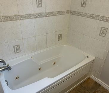 For Lease - 188 Mason Avenue, Bradford West Gwillimbury, Ontario - Photo 3