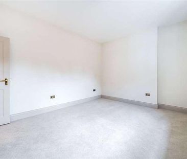 Bells House, South Street, Farnham, Surrey, GU9 - Photo 1