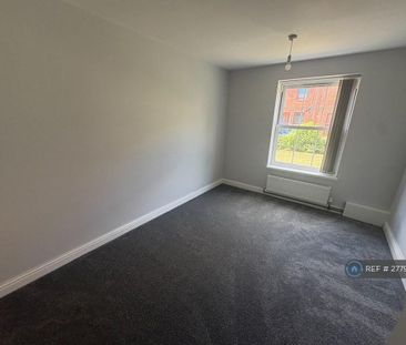 3 bedroom flat to rent - Photo 6
