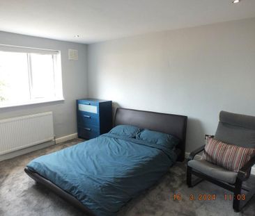 3 bedroom semi-detached house to rent - Photo 4