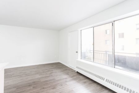 For Lease - 371 Lakeshore Road Unit# 302, Mississauga, Ontario - Photo 5