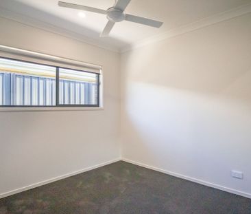 Location and Style - Photo 4