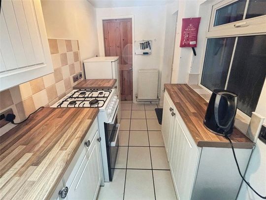 2 bedroom end of terrace house to rent - Photo 1