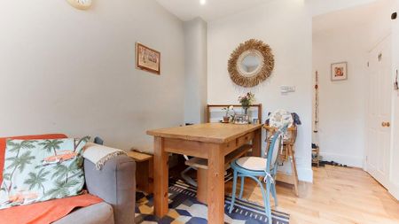 1 bedroom ground floor flat to rent - Photo 2