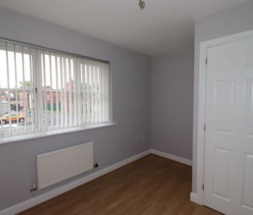 Terraced House in Whitfell Avenue, The Beeches, Carlisle - Photo 4