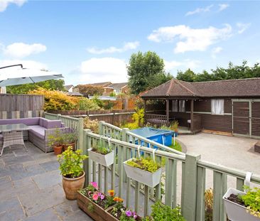A beautifully presented, semi-detached three/four bedroom family home. - Photo 4