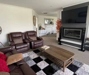 16 Edgeview Crescent - Photo 1