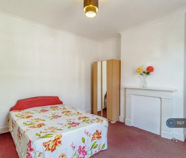 4 bedroom terraced house to rent - Photo 4