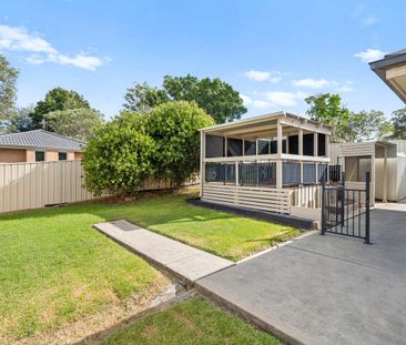 IMMACULATE FAMILY HOME! - Photo 6