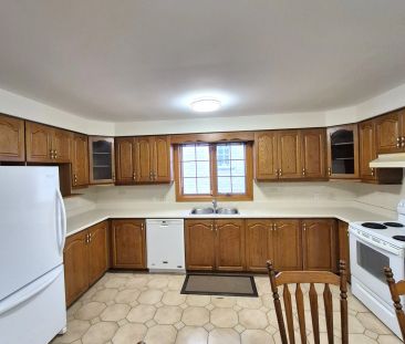 256 Cocksfield Avenue #Rm 2 - Photo 6