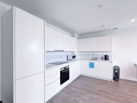 1 Bed Flat, Menara Point, E16 - Photo 3