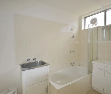 Great Location - Photo 2