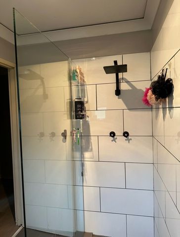 3 BEDROOM FAMILY HOME - Photo 2