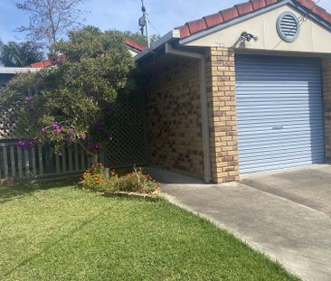 Conveniently located low set secure home! - Photo 3