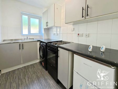 Wharf Road, Grays, RM17 - Photo 5