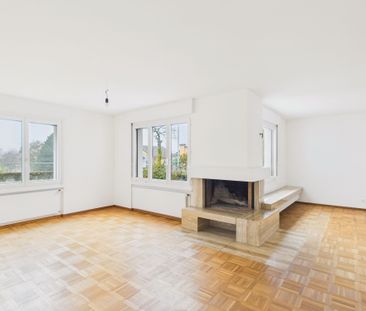 Charming 4.5-room semi-detached house on Sonnhaldenweg in Wittenbach - Photo 1