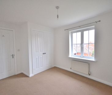 3 bedroom mid terraced house to rent, - Photo 3