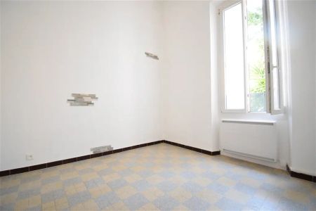 Location appartement 4 pièces - 65m² à Toulon (83200) - Photo 2