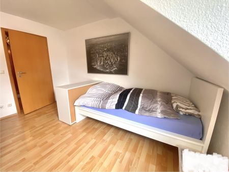 Dachgeschosswohnung mit zwei Zimmern und wunderschönem Ausblick! - Foto 5