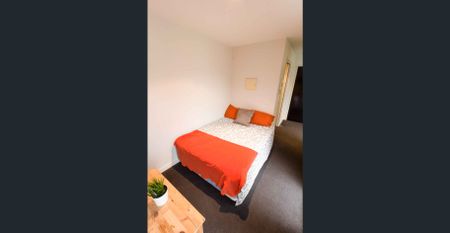 Melbourne Student House - Large L-Shaped apartment for couples - Photo 3