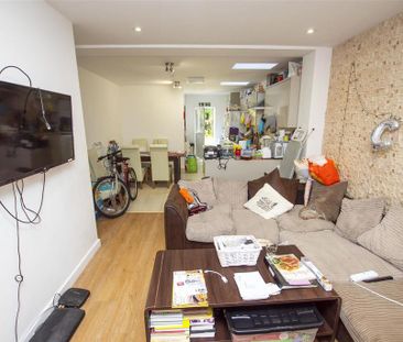 6 bedroom house to rent - Photo 1