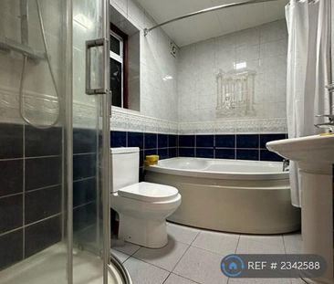 1 bedroom in a house share to rent - Photo 3