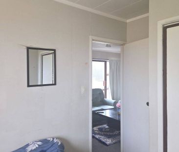 Rear Unit in Convenient Location - Papamoa - Photo 4