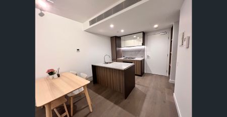 High Level 1 Bed 1 Bath with Study Apartment for Rent - Photo 4