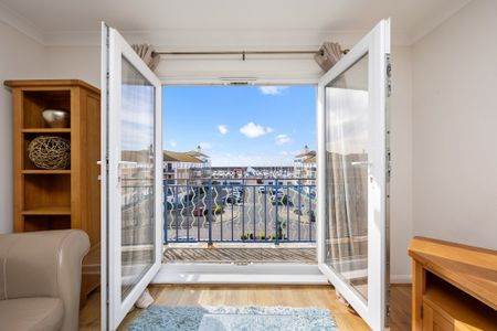 Hamilton Court, Brighton Marina Village - Photo 2