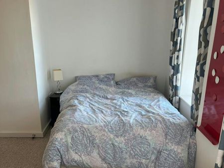 Flat to rent on - Photo 4