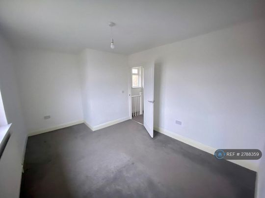 2 bedroom semi-detached house to rent - Photo 1