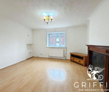 Meresmans, Teviot Avenue, Aveley, RM15 - Photo 1