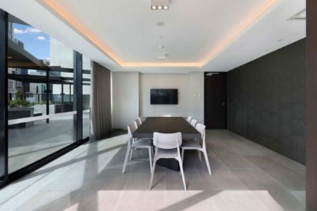 Modern, 2 bedroom 2 bathroom Unfurnished apartment - Photo 5