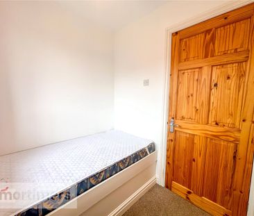 New Wellington Close, 7, Blackburn, BB2 4HJ, Lancashire - Photo 6