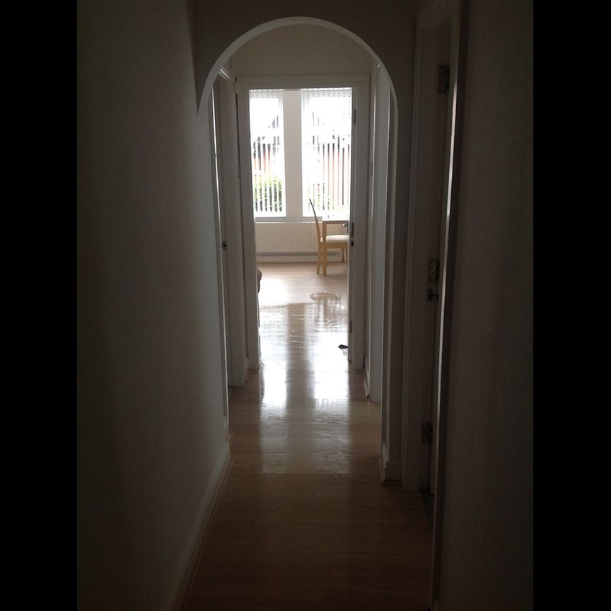 1 Bed Flat, Polygon Road, M8 - Photo 1