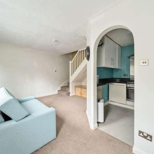 Cairnside, Buckinghamshire, HP13 - Photo 1