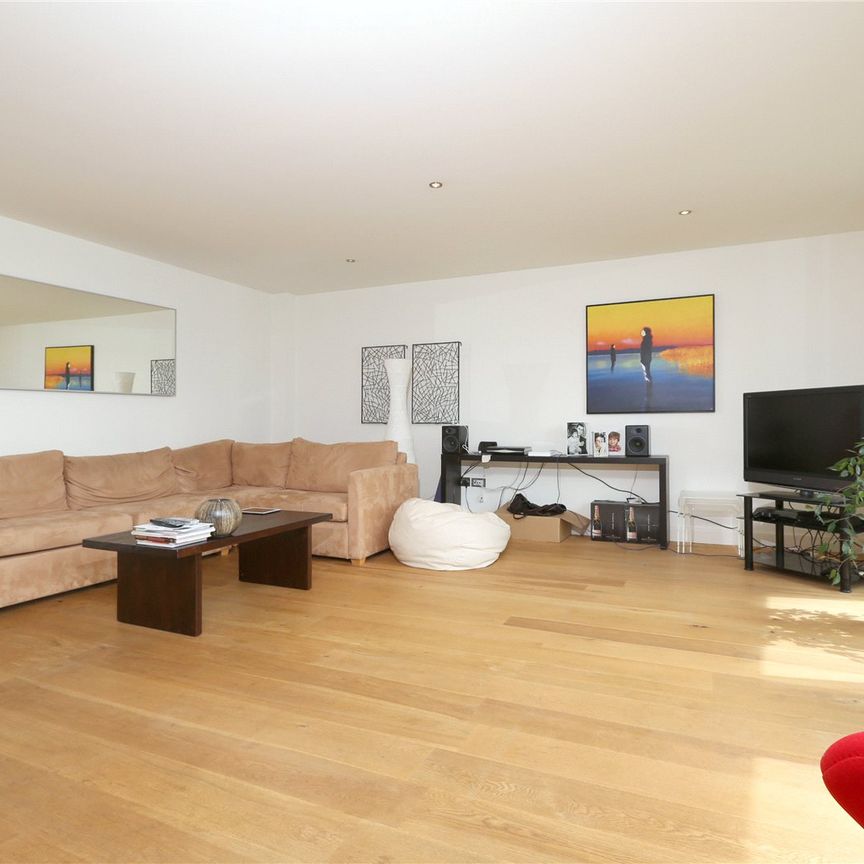 Dereham Place, Shoreditch, London, EC2A 3HJ - Photo 1