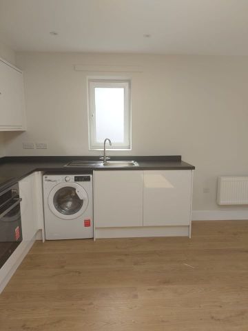 3 Bed Flat, Brighton Road, CR2 - Photo 4